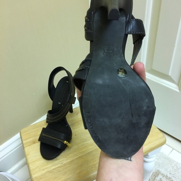 BCBGamaxazria black leather heels zipper embellish - Picture 6 of 7